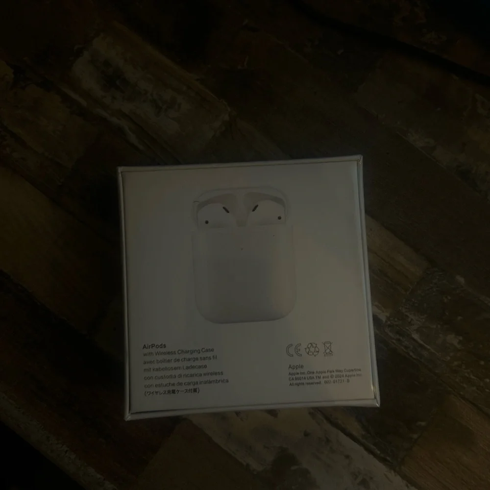 Wireless White Earbuds